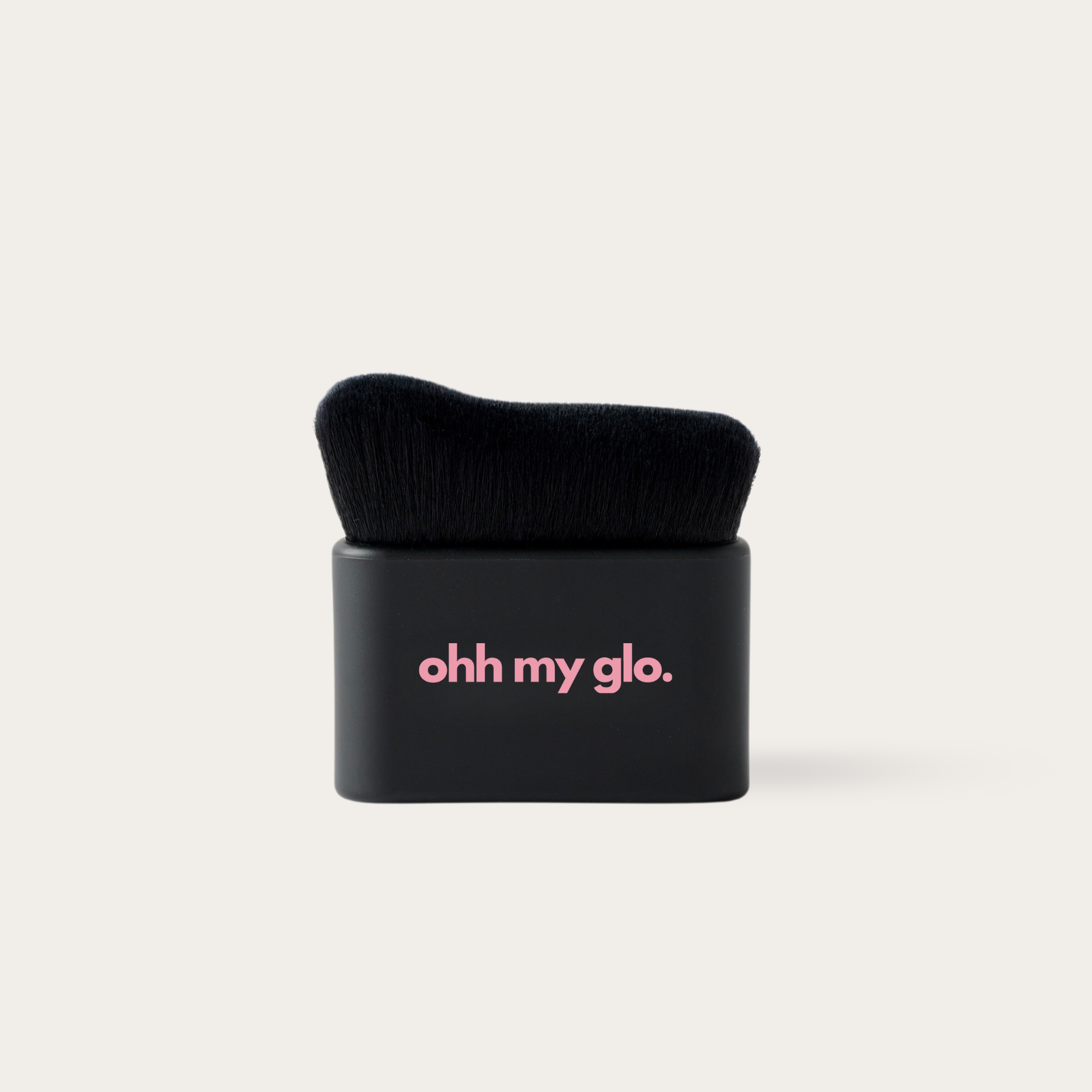 Ohh My Glo Deluxe Blending Brush product image on beige background